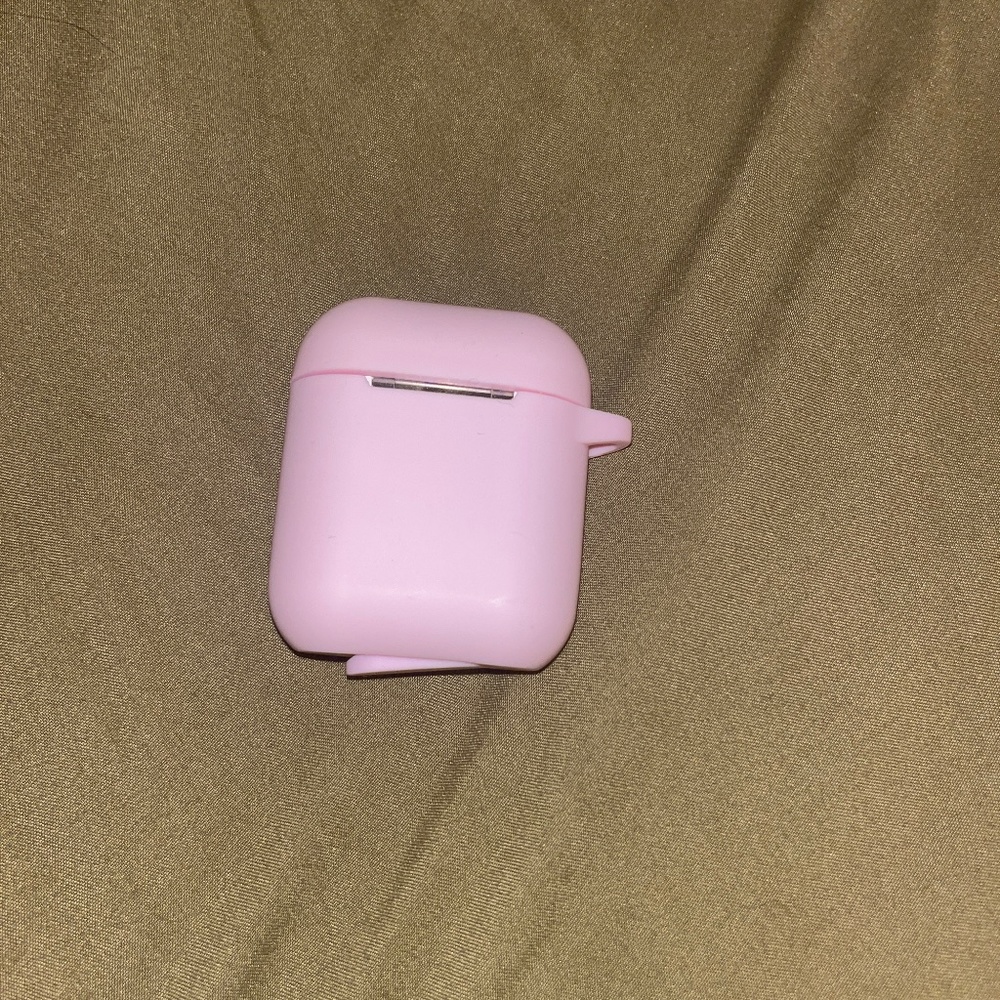 Apple AirPods second generation 2019 with case